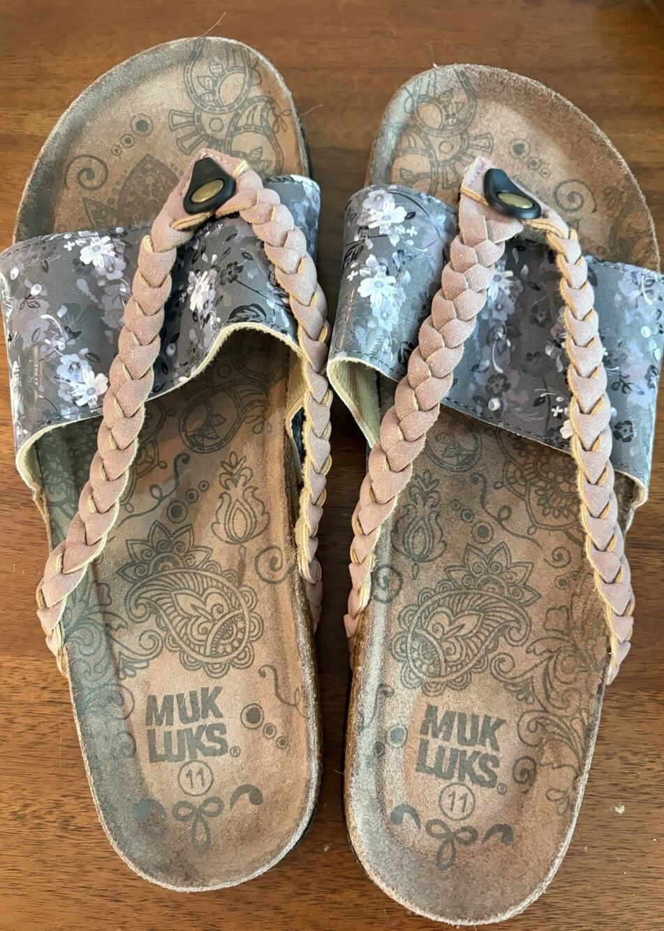 MUK LUKS Elaine Sandals Women’s 11 Metallic Silver Bronze Braided Thong Boho